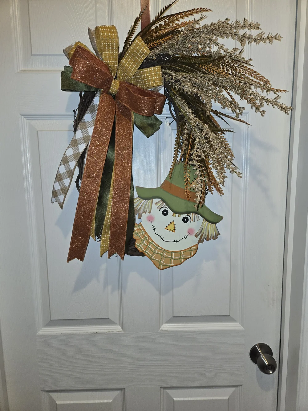 Autumn Scarecrow Wreath in Orange, Green & Cream